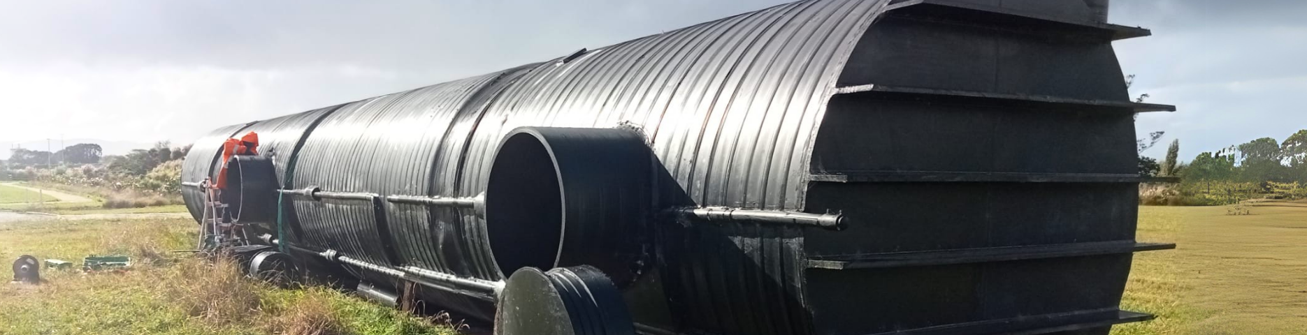 Infrapipe - Extrusion Welding on a 25m PE Tank